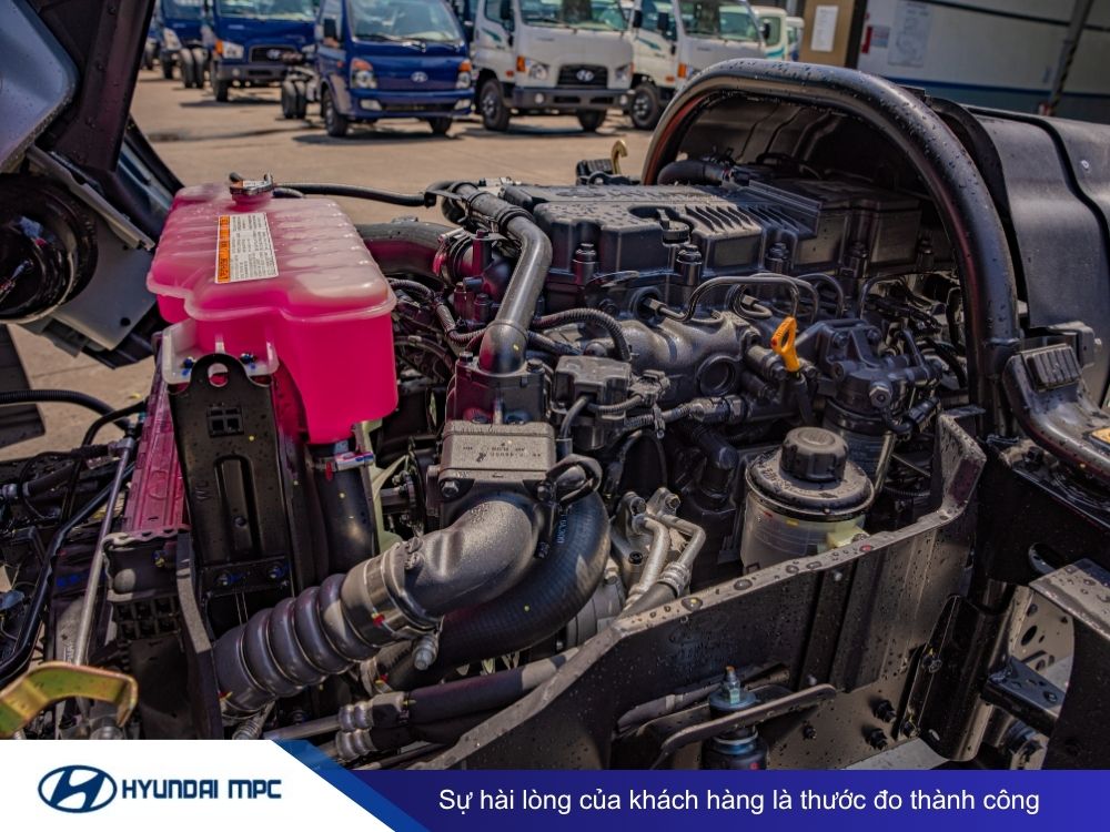 Xe tải Hyundai Mighty W11XL thùng lửng 7T thùng dài 6.3m